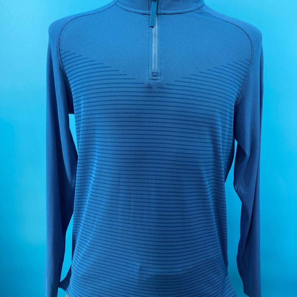Nike Dri-Fit Q Zip Size Medium